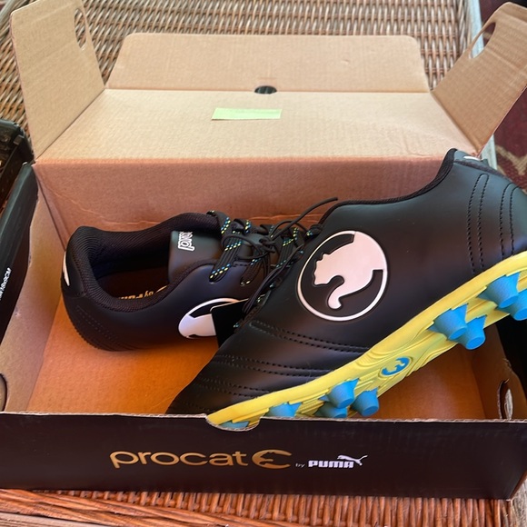 Puma procat NWT (2) Youth speed force cleat Black/White slip on - Picture 1 of 7